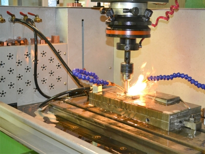 索誠(chéng)科技--火花機(jī)